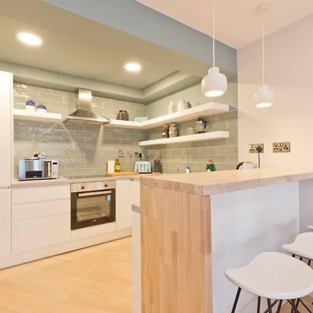 1 Bedroom Near The Aviva Stadium Sleeps 4 *